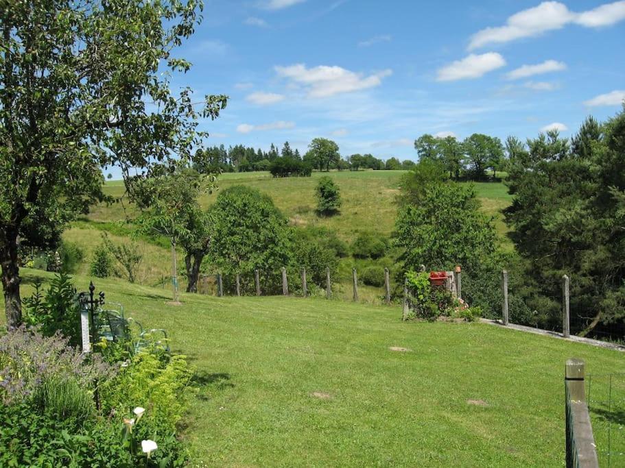 Cottage By The Chateau With Pool In National Parc Les Salles-Lavauguyon Kültér fotó