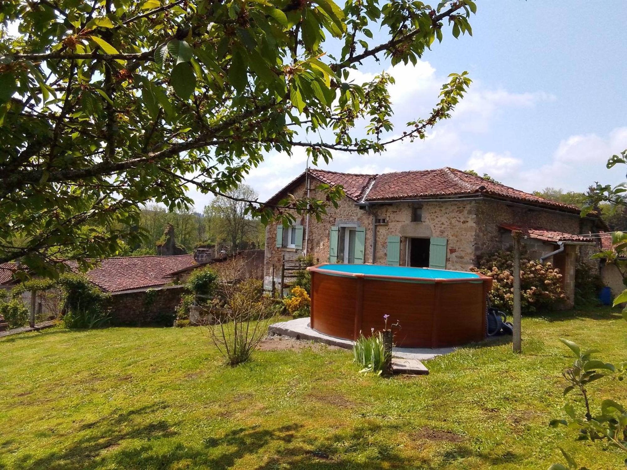 Cottage By The Chateau With Pool In National Parc Les Salles-Lavauguyon Kültér fotó