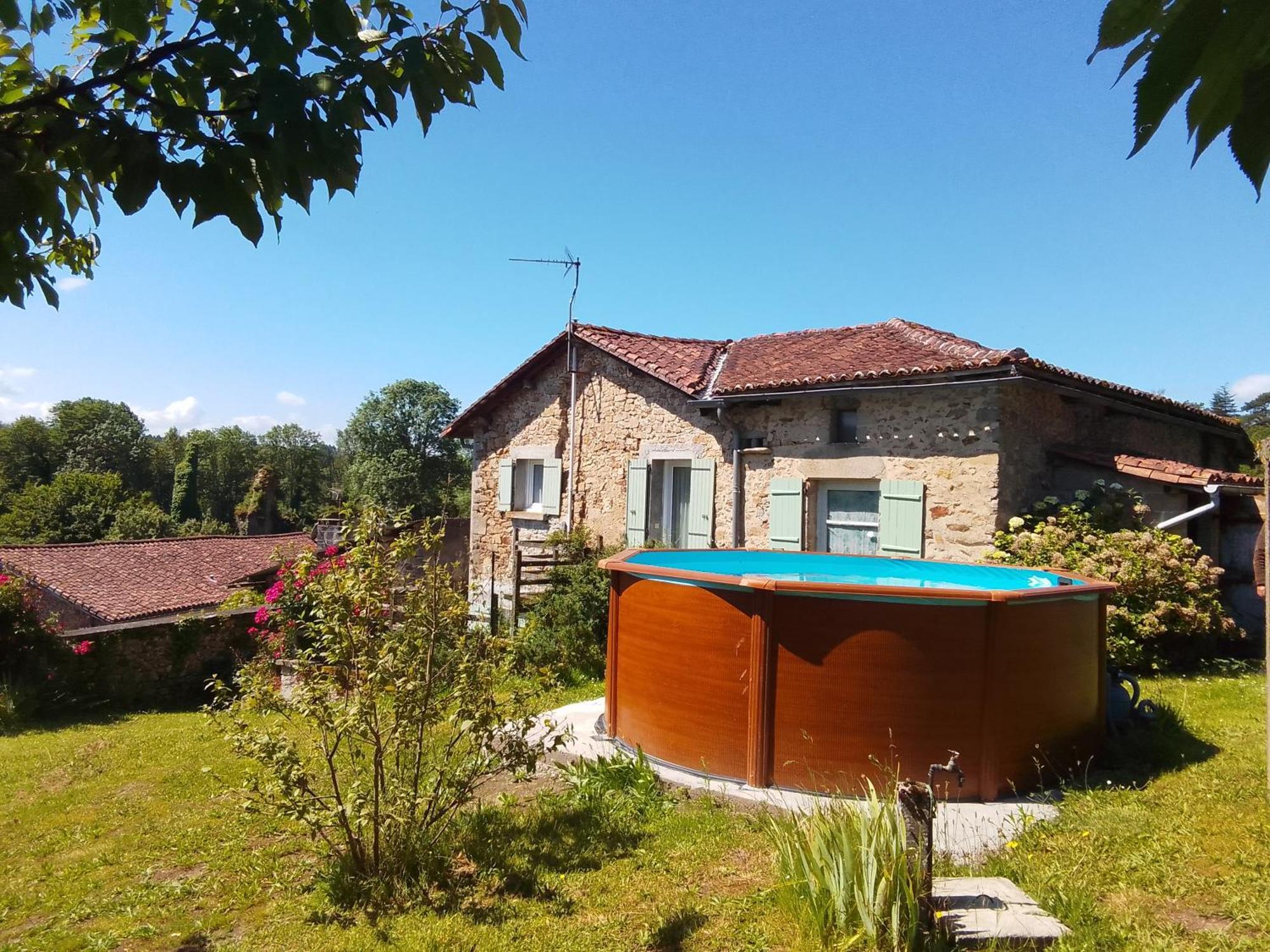 Cottage By The Chateau With Pool In National Parc Les Salles-Lavauguyon Kültér fotó